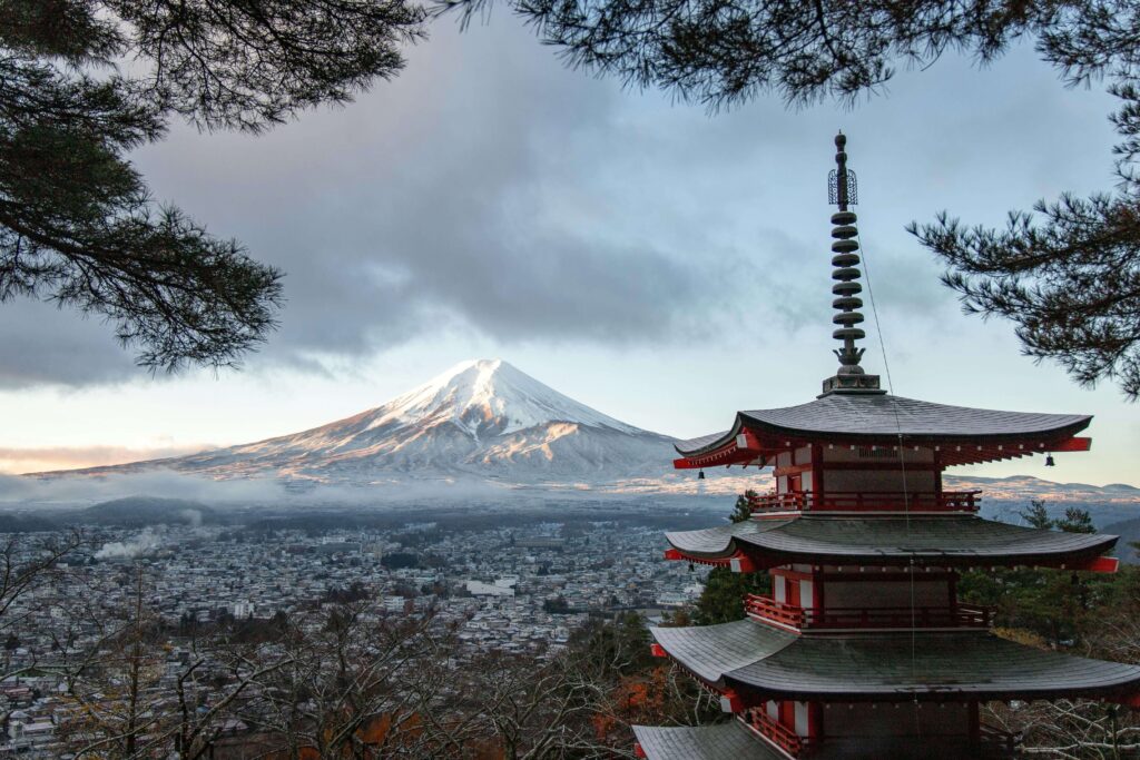 Vue sur le mont Fuji en hiver, pour illustrer quand partir au Japon.