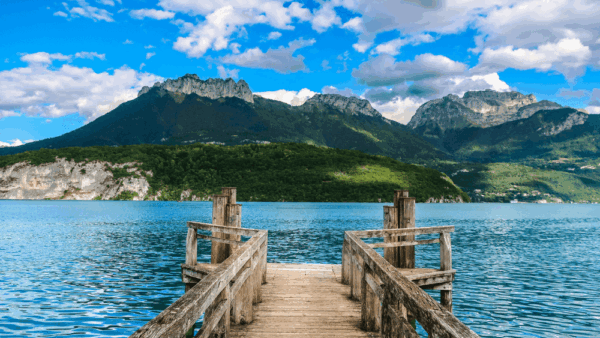 Visiter Annecy — Guide complet pour découvrir la “Venise des Alpes”