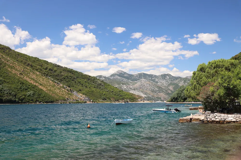 Monténégro, destination où partir en août pas cher. 